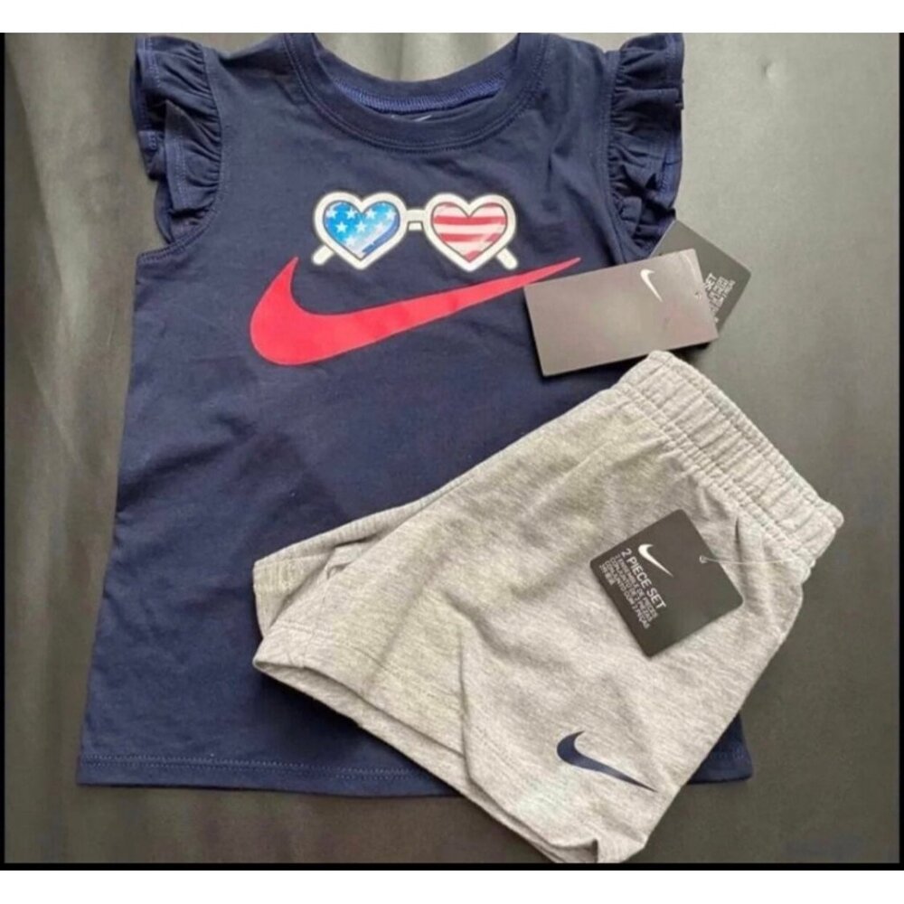 NWT Nike Patriotic Athletic Set Girls Size 6